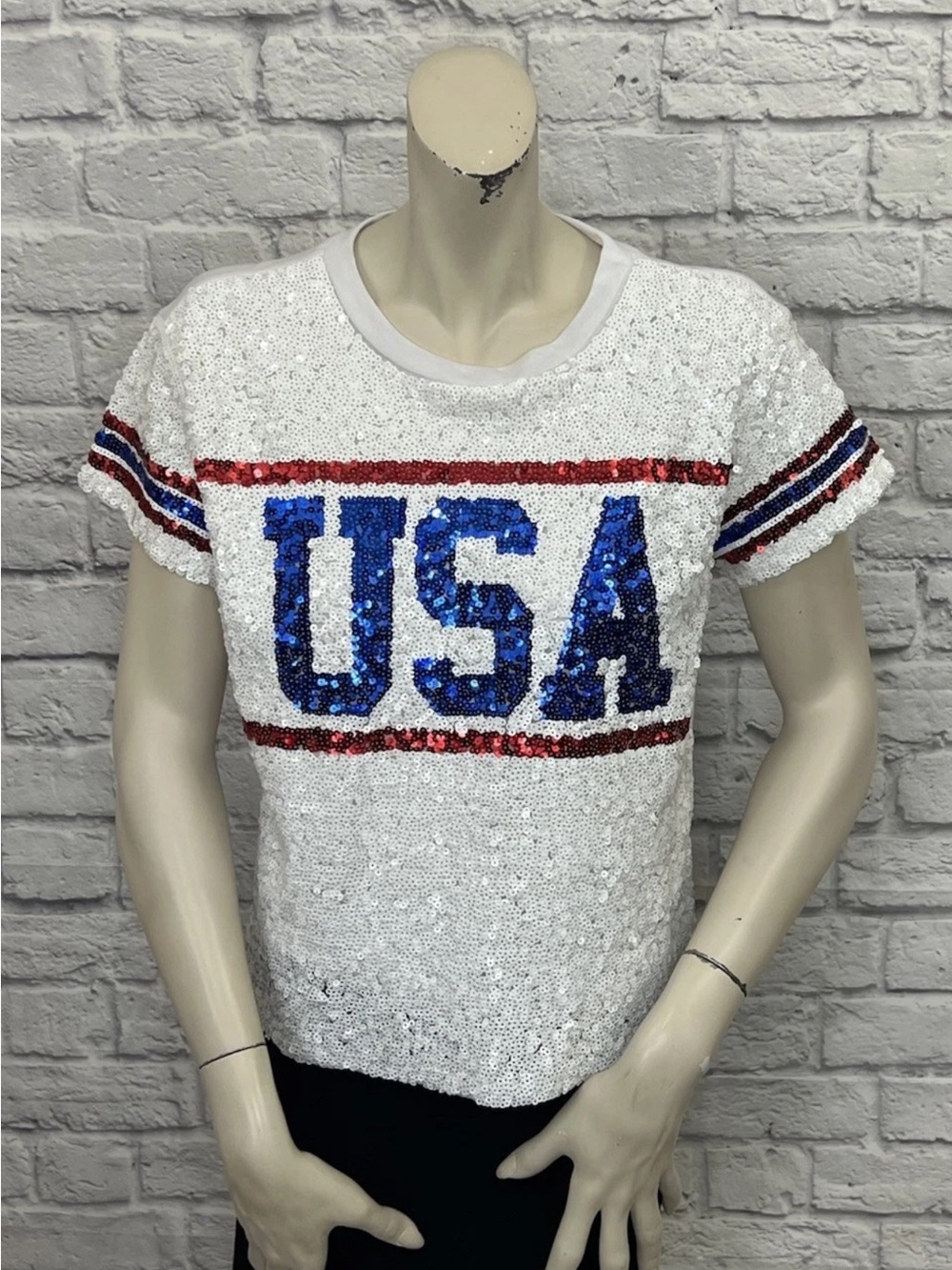 MISS CHIEVOUS RED WHITE & BLUE USA SEQUIN SHORT SLEEVE TOP SIZE S